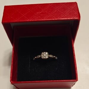 Stunning Vintage Engagement 10karat Yellow Gold  Diamond Ring